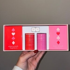 Ariana Grande poker set